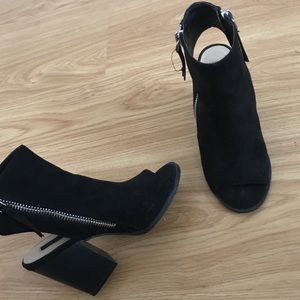 Women’s chunky heel boot